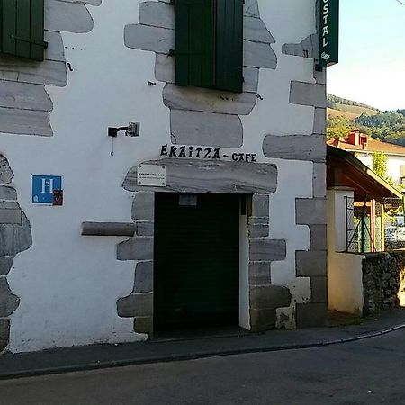 Готель Hostal Ekaitza Лесака Екстер'єр фото
