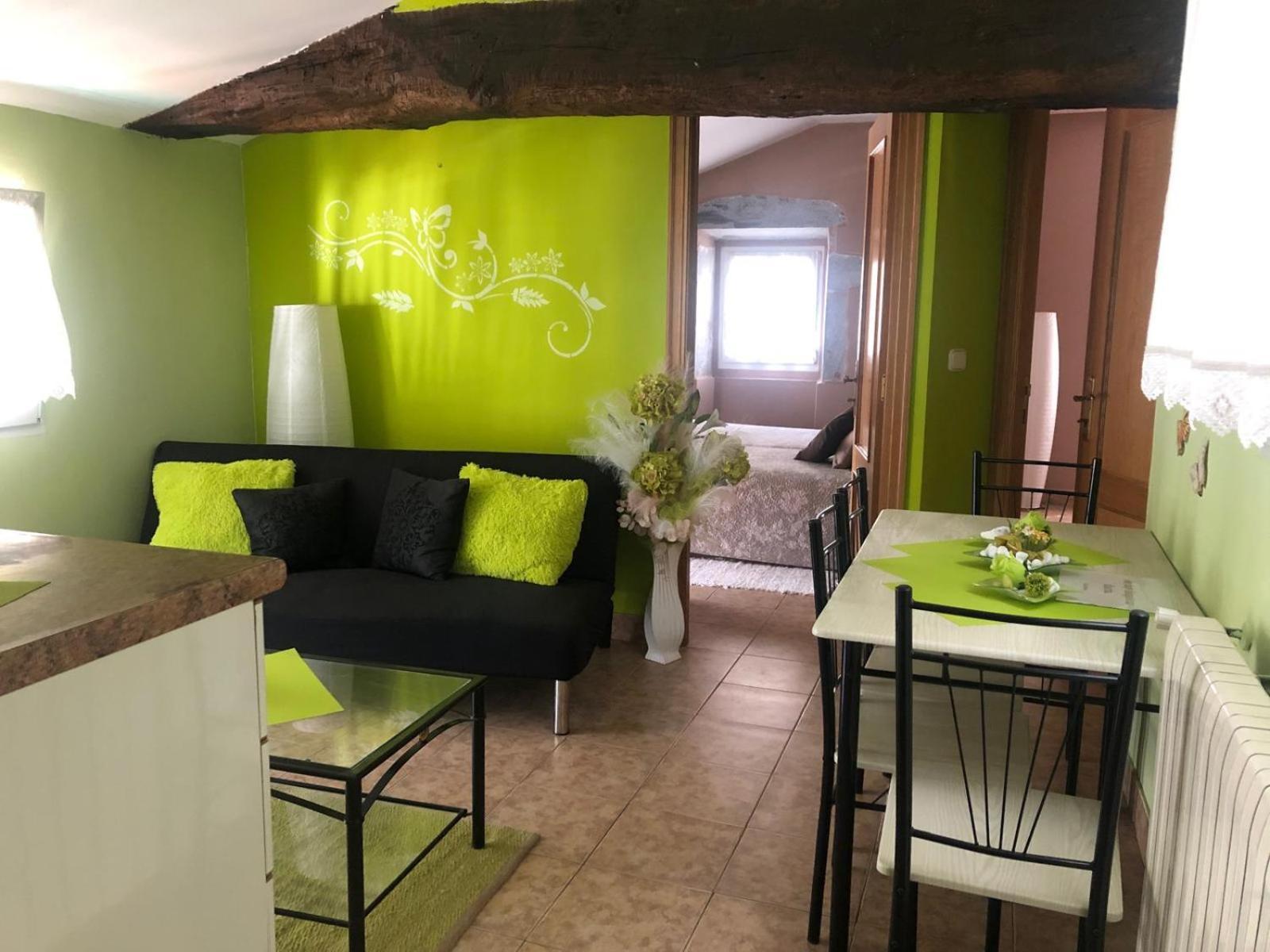 Готель Hostal Ekaitza Лесака Екстер'єр фото