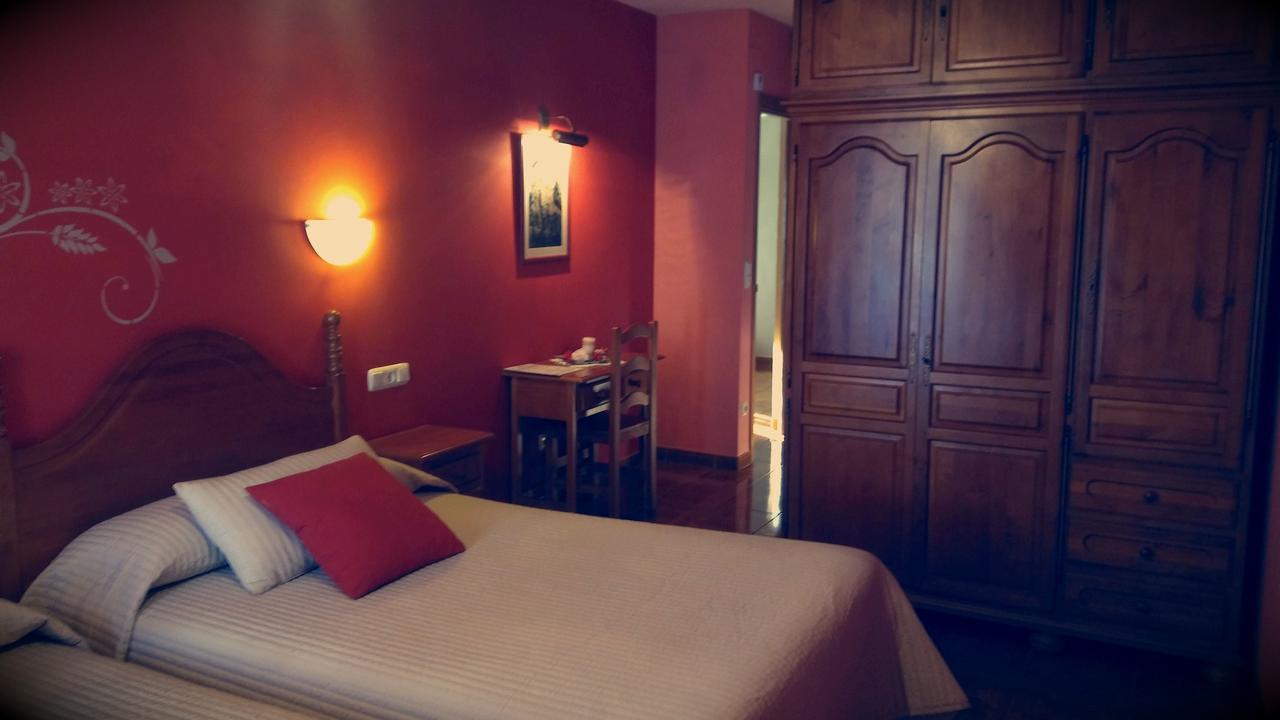 Готель Hostal Ekaitza Лесака Екстер'єр фото