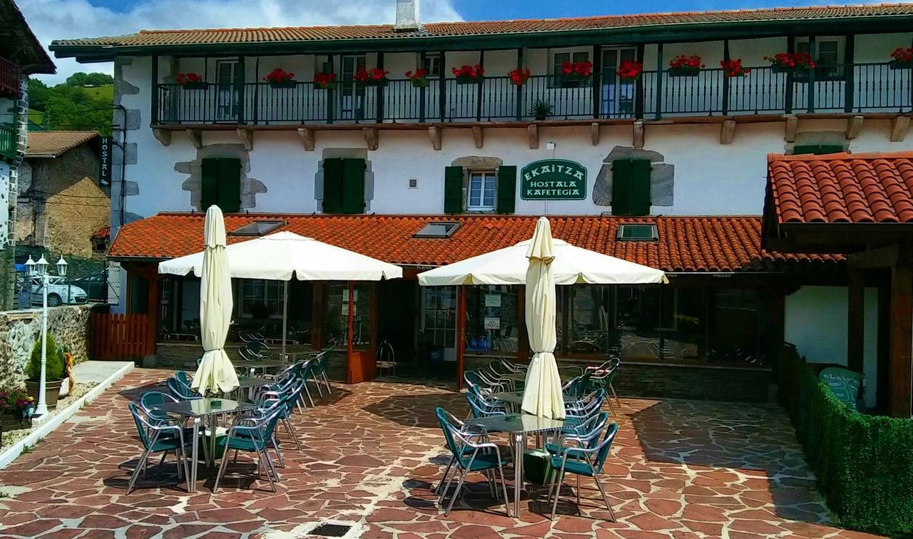 Готель Hostal Ekaitza Лесака Екстер'єр фото